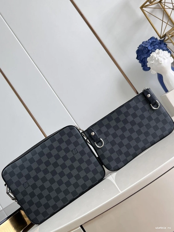WIS MESSENGER LOUIS TRIO VUITTON 0915